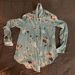 Cloth and stone button up